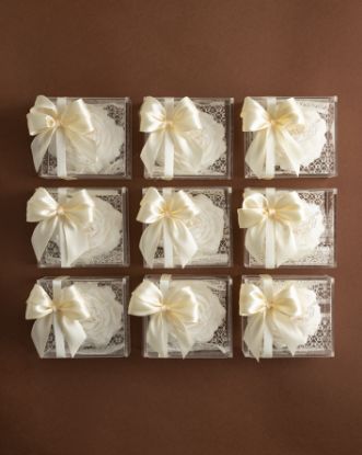 Picture of Peony Scented Candle – Acrylic Box